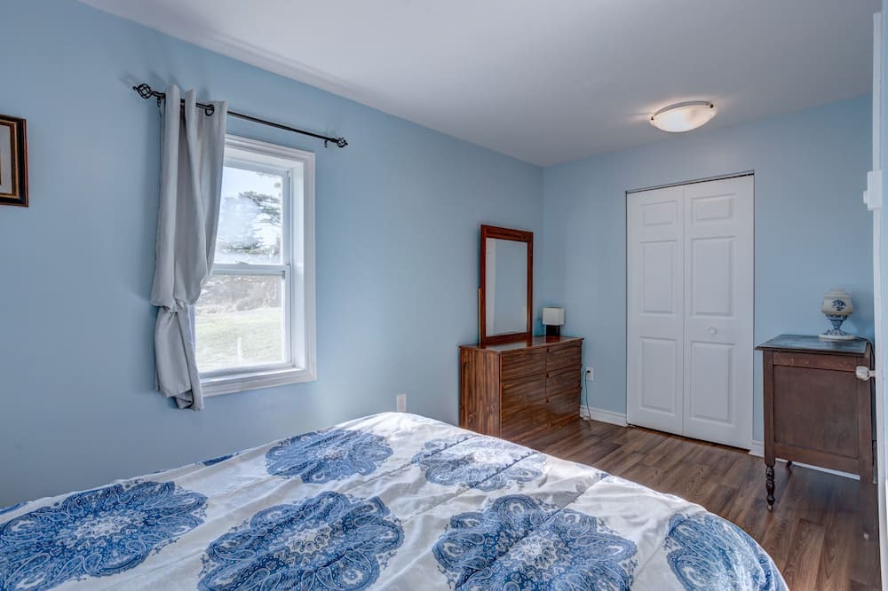 Photo of Bedroom in Sambro