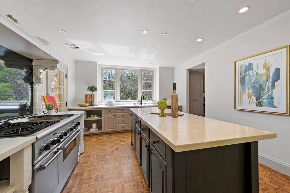 Photo of Kitchen in Farm Hills