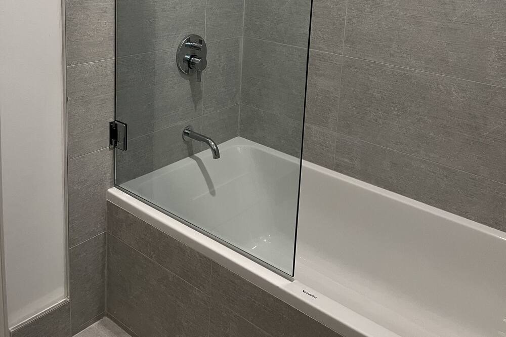 Photo of Bathroom in Duboce Triangle