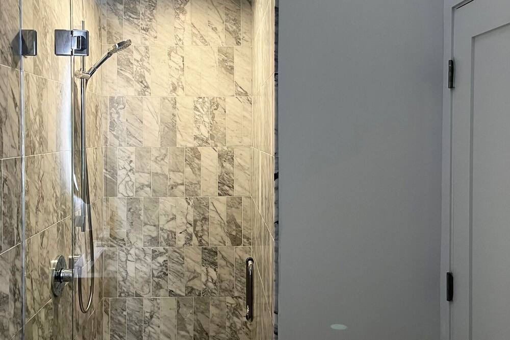 Photo of Bathroom in Duboce Triangle