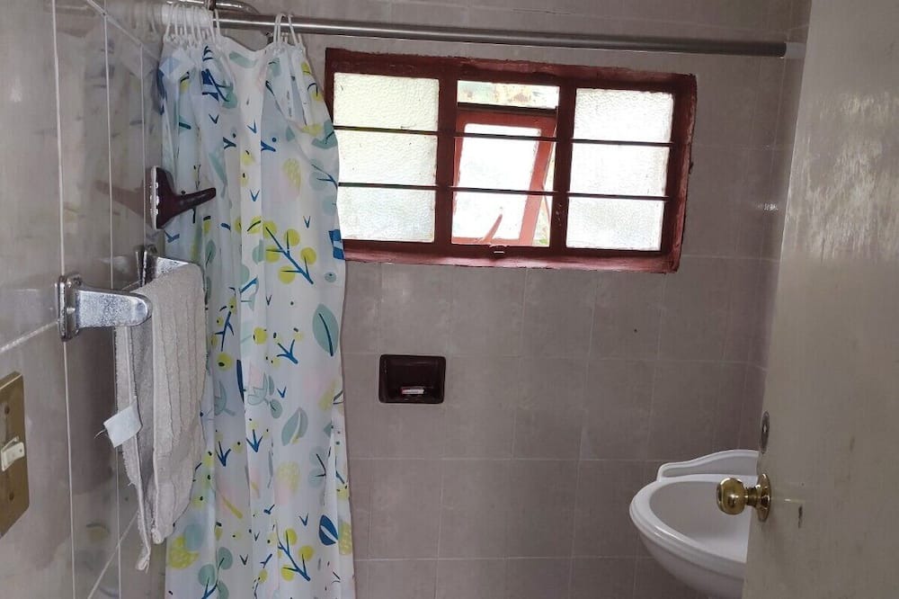 Photo of Bathroom in Tarimbaro