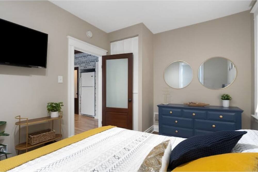 Photo of Bedroom in Southwest Garden