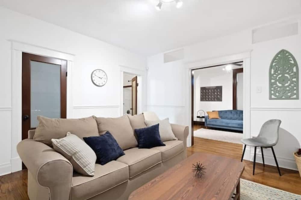 Photo of Livingroom in Southwest Garden