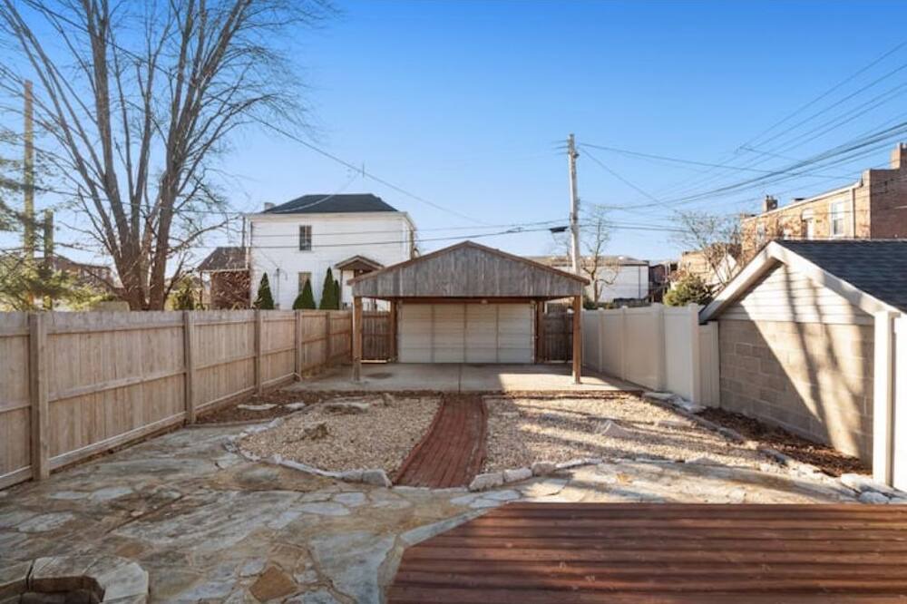Photo of Outdoor in Southwest Garden