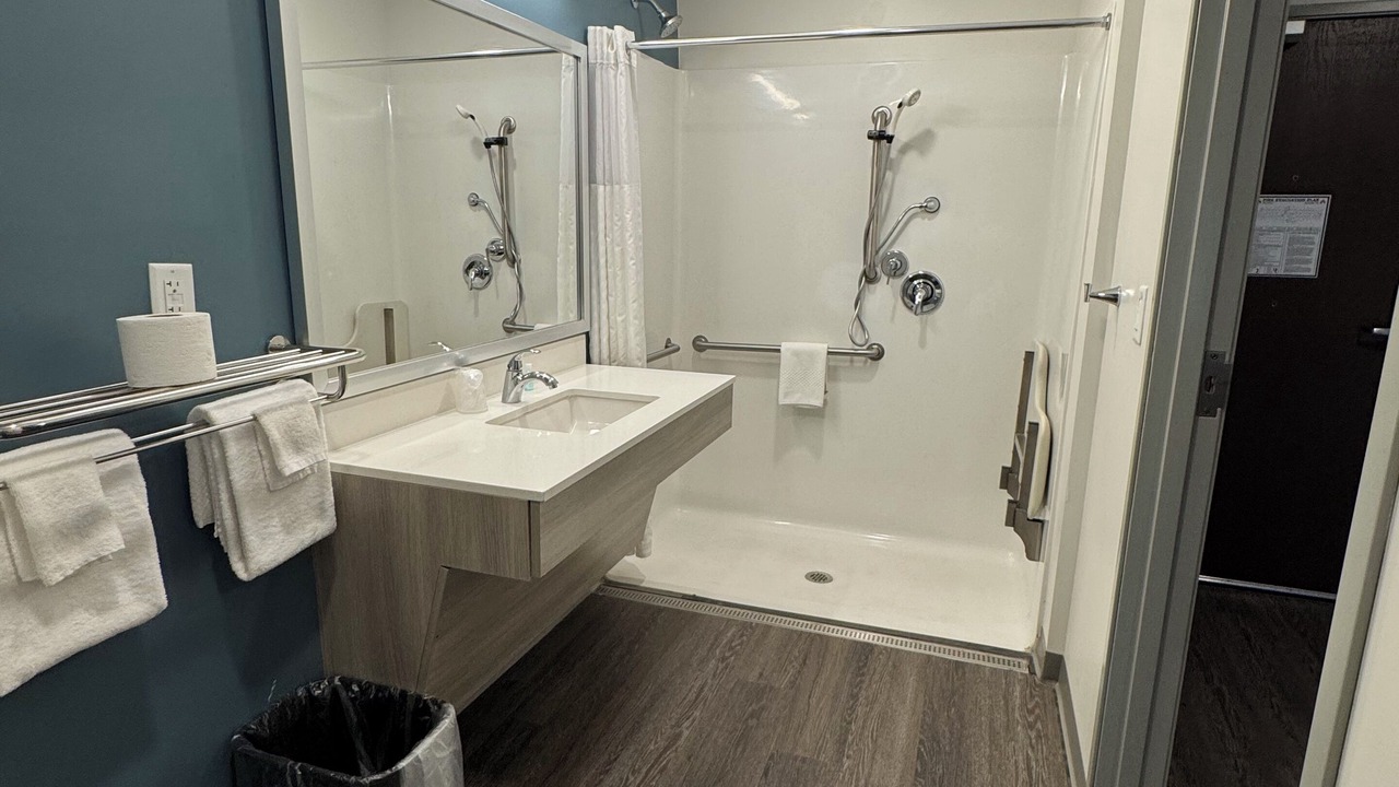 Photo of Bathroom in East Paris