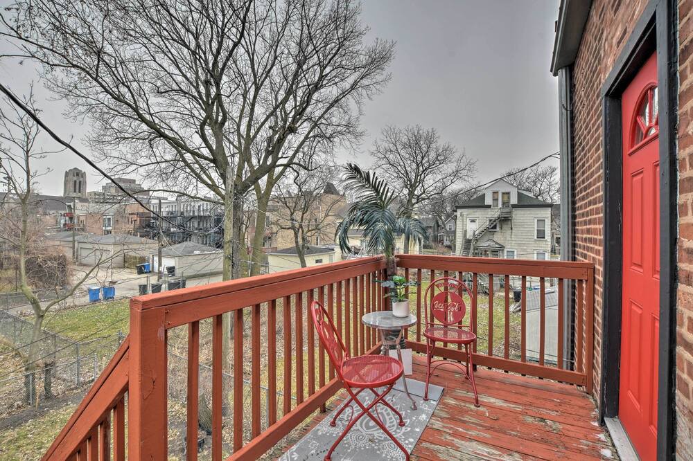 Photo of Patio Balcony in North Kenwood