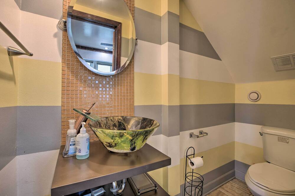Photo of Bathroom in North Kenwood