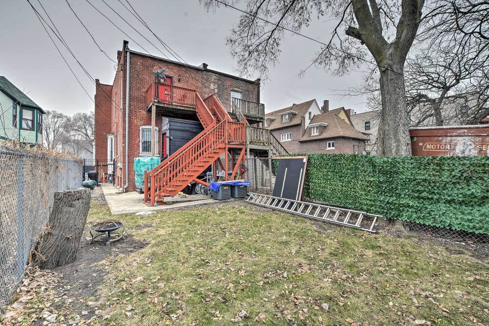 Photo of Outdoor in North Kenwood