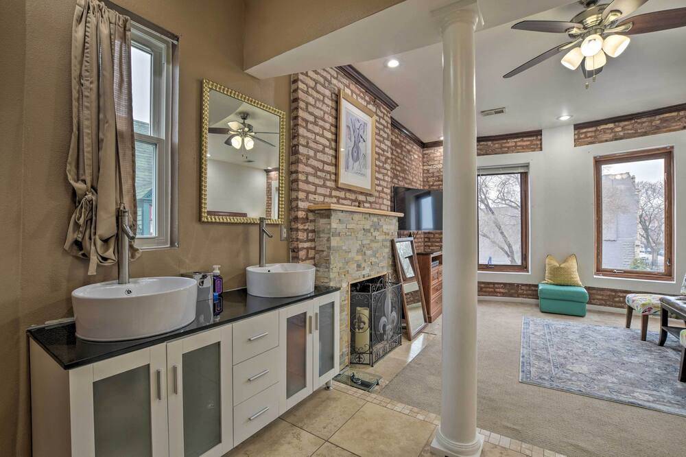 Photo of Bathroom in North Kenwood