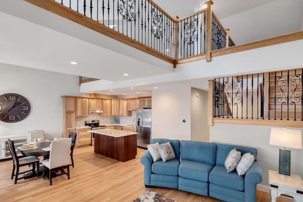Photo of Livingroom in Ludington