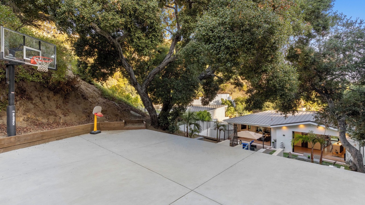 Photo of Others in Laurel Canyon