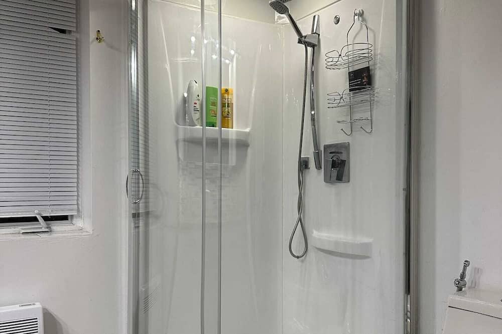 Photo of Bathroom in Longueuil