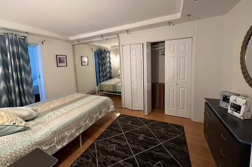 Photo of Bedroom in Longueuil
