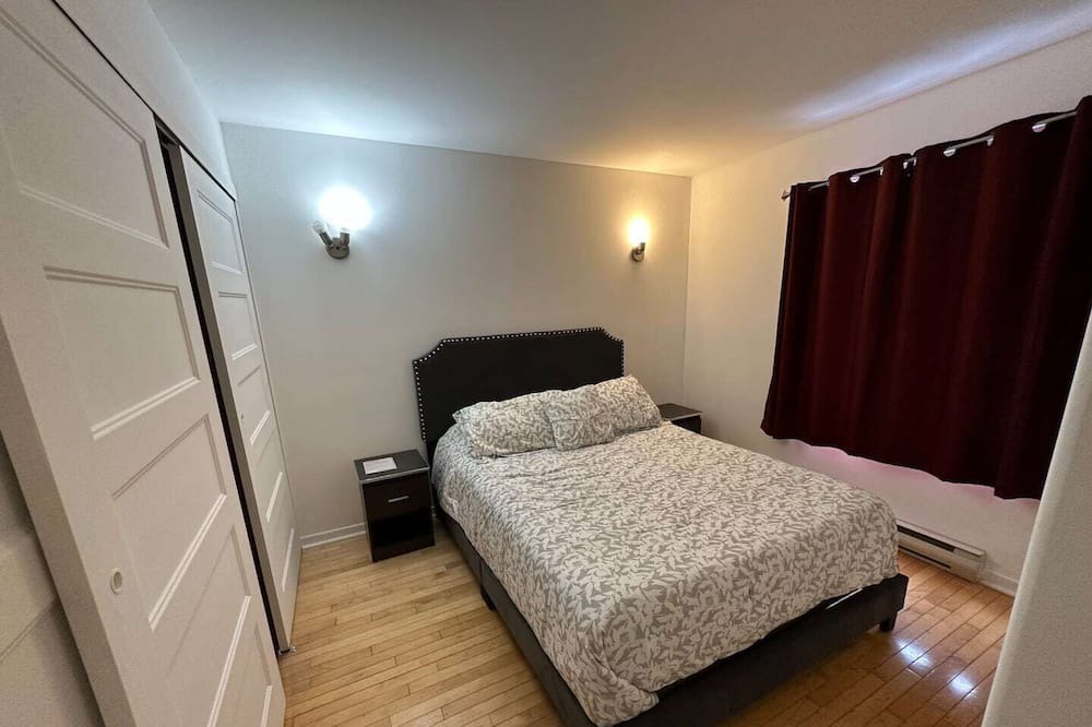 Photo of Bedroom in Longueuil