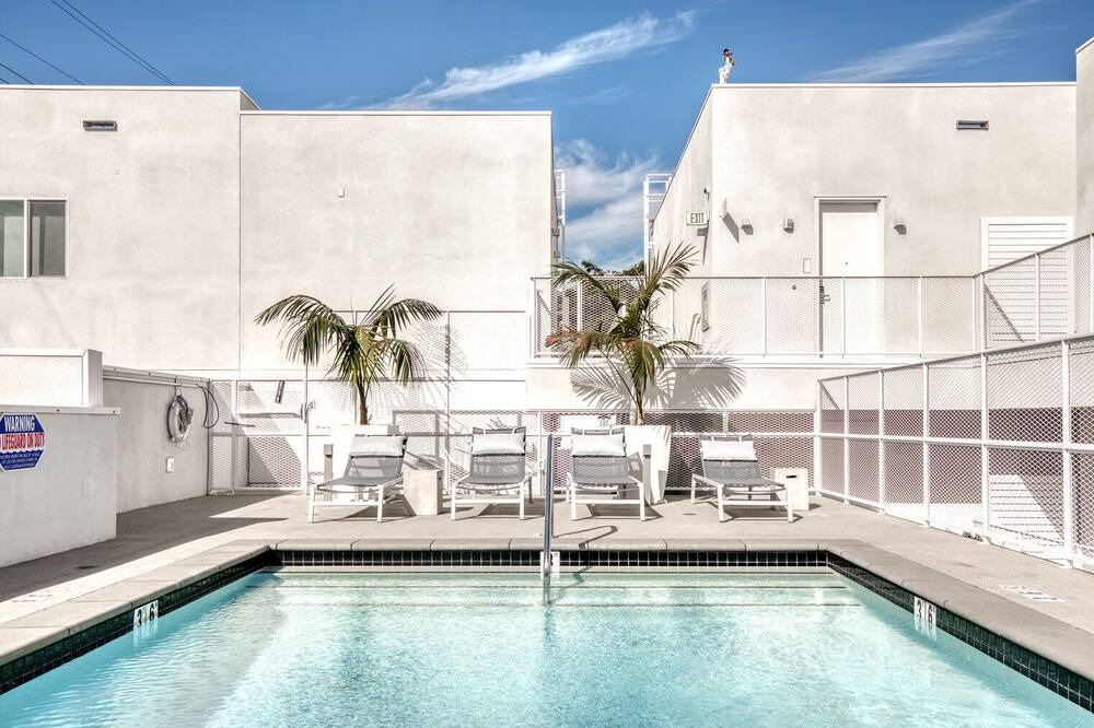 Photo of Outdoor in Silver Lake