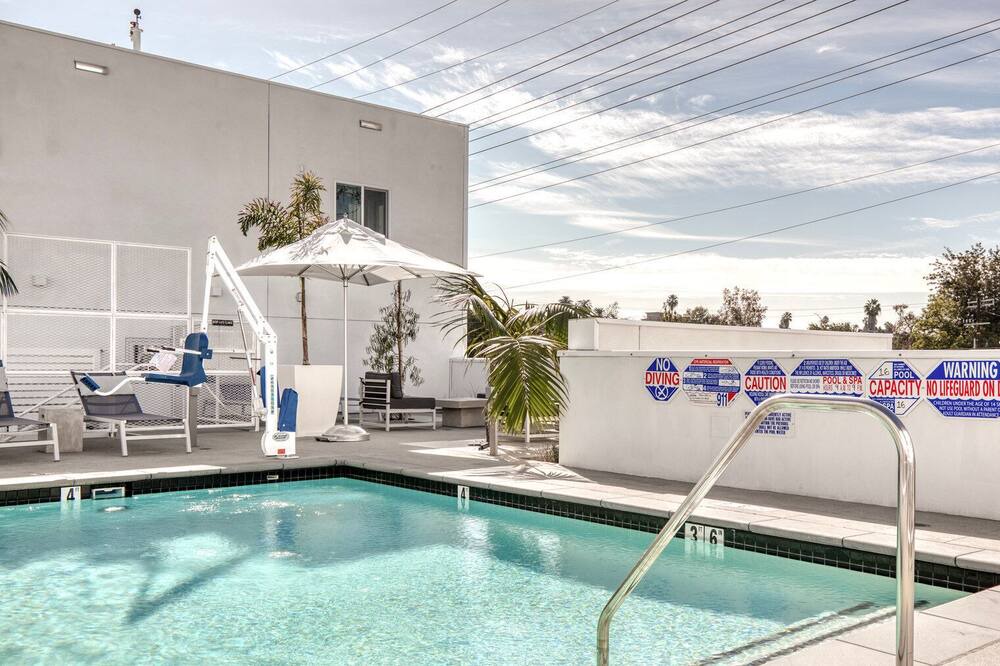 Photo of Outdoor in Silver Lake