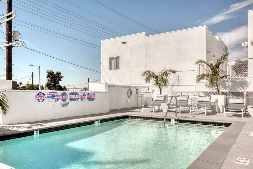 Photo of Outdoor in Silver Lake