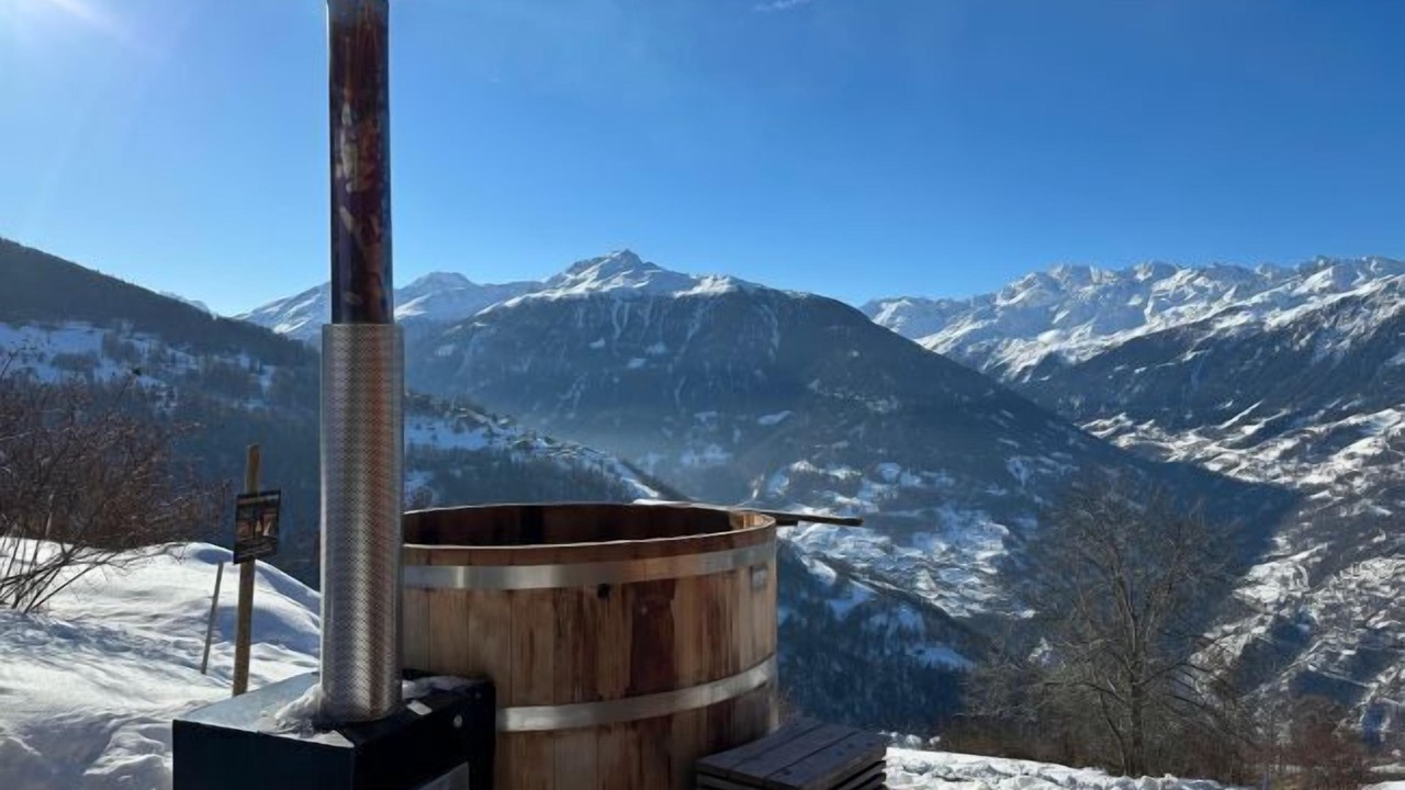 Photo of Outdoor in Mase