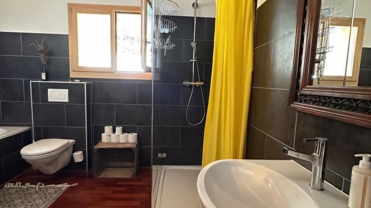 Photo of Bathroom in Mase