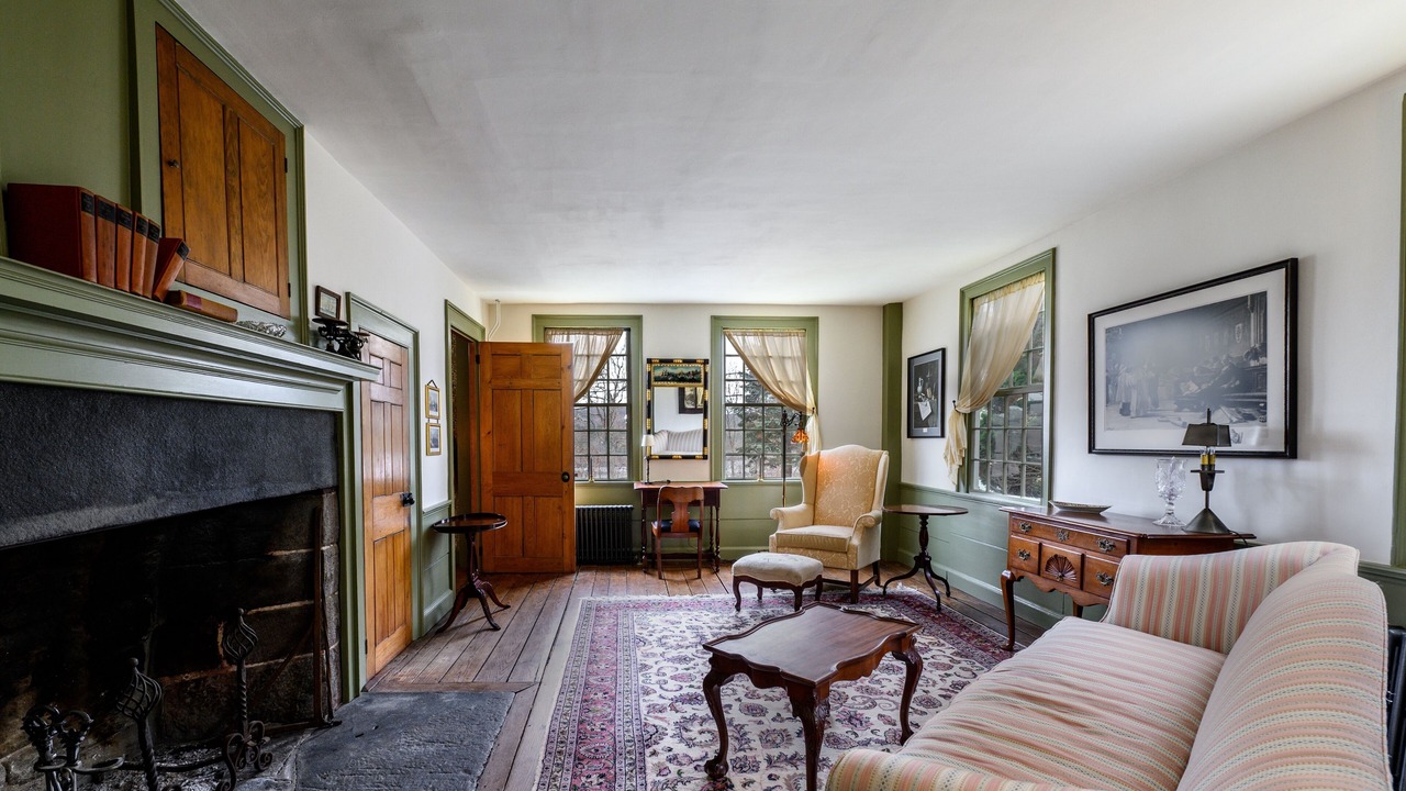 Photo of Livingroom in East Haddam