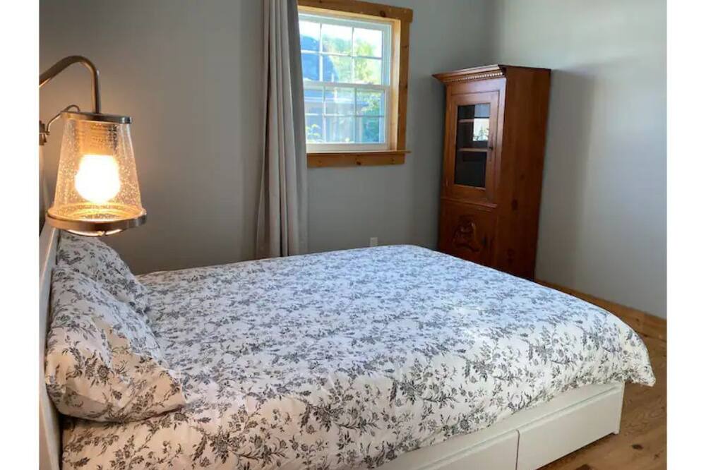 Photo of Bedroom in Stanstead Township