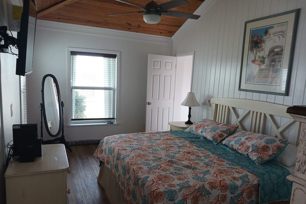 Photo of Bedroom in Treasure Cay