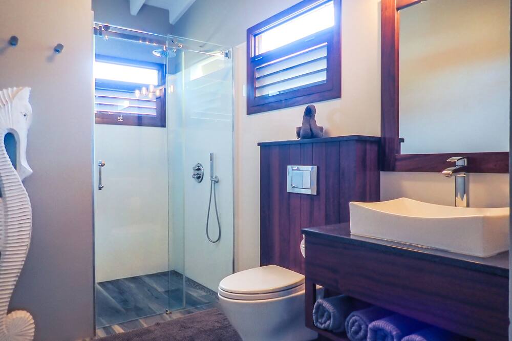 Photo of Bathroom in Playa