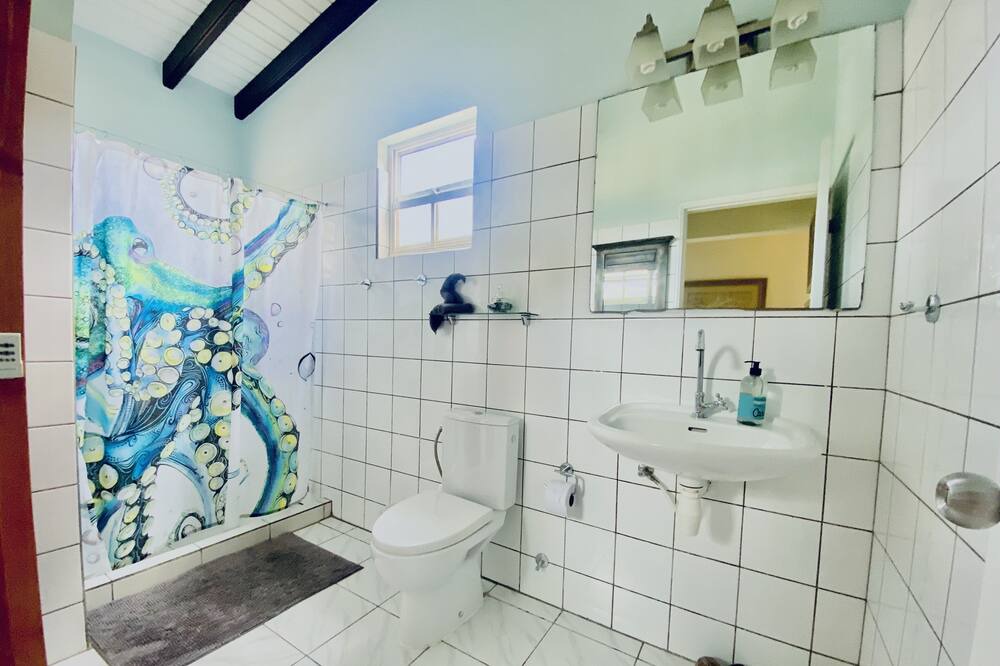 Photo of Bathroom in Playa