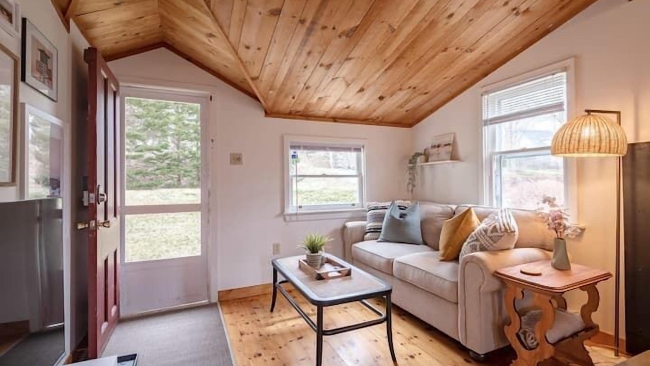 Photo of Livingroom in Glen Margaret