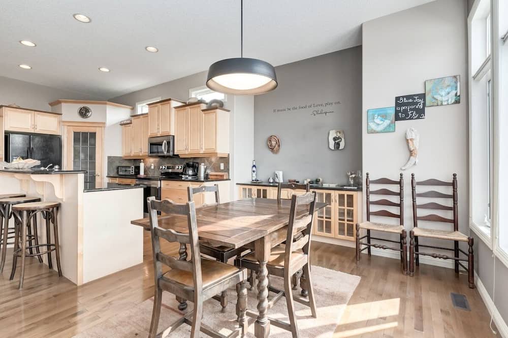 Photo of Kitchen in Springbank Hill