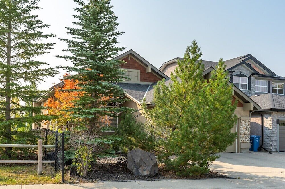 Photo of Outdoor in Springbank Hill