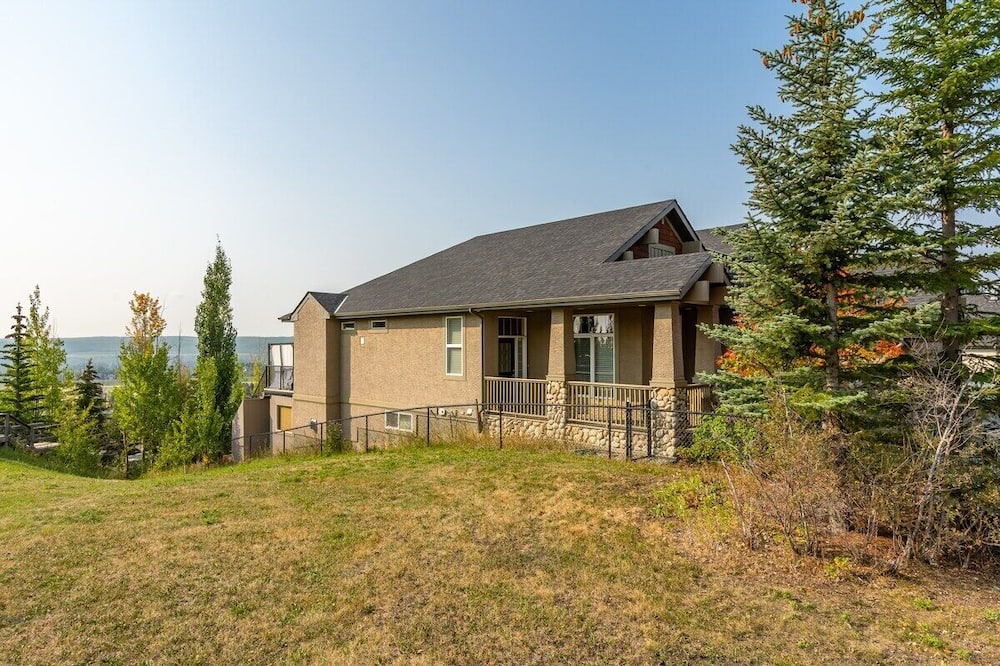 Photo of Outdoor in Springbank Hill