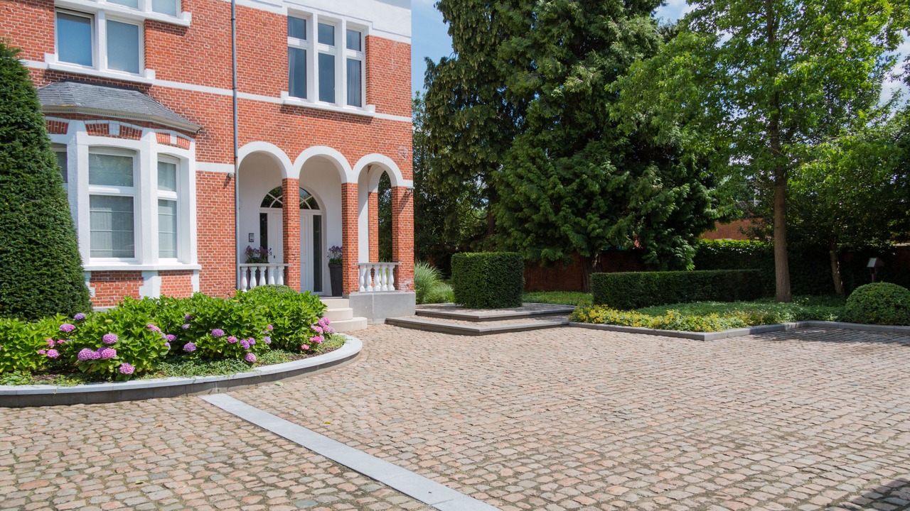 Photo of Outdoor in Bevel