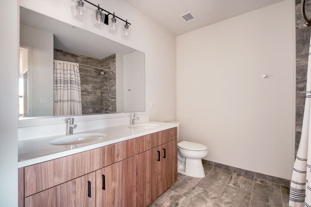 Photo of Bathroom in Logan Square