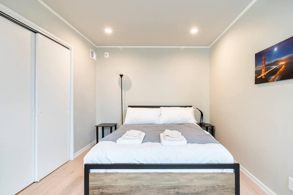 Photo of Bedroom in Eureka Valley