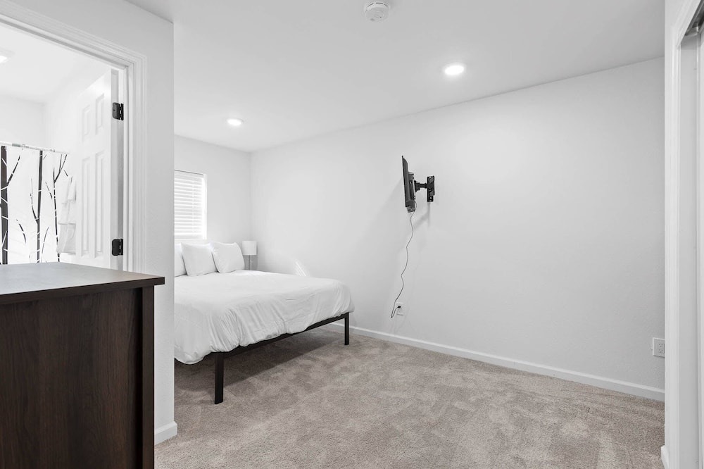 Photo of Bathroom in East Ridge
