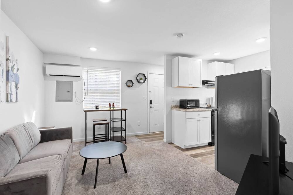 Photo of Livingroom in East Ridge