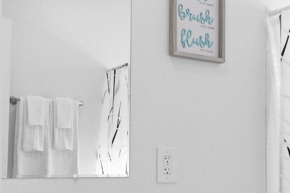 Photo of Bathroom in East Ridge