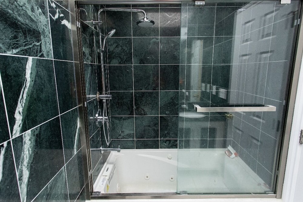 Photo of Bathroom in Inner Richmond