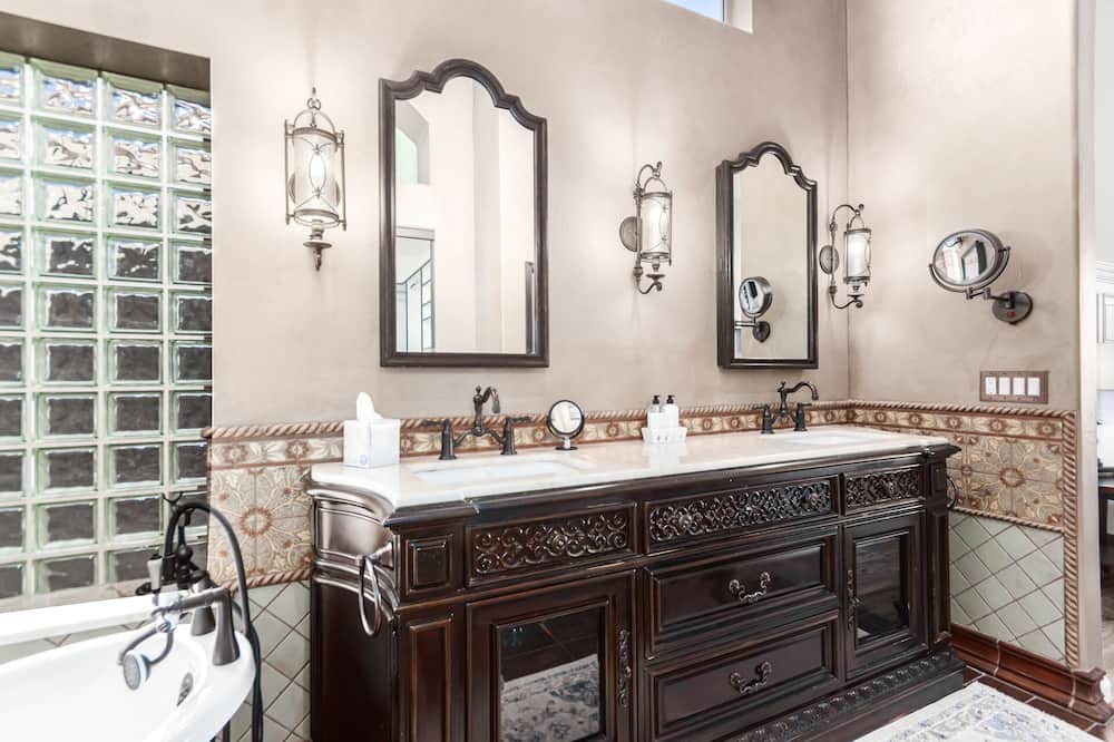 Photo of Bathroom in Foothills Club West