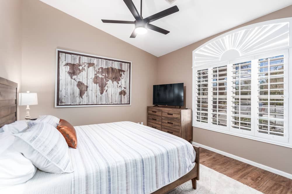 Photo of Bedroom in Foothills Club West
