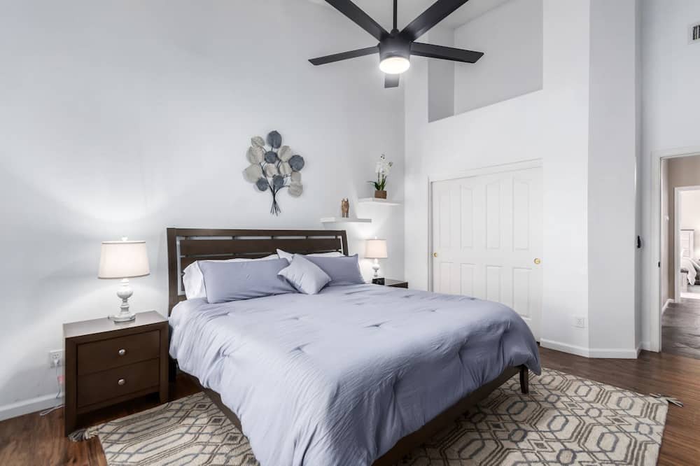 Photo of Bedroom in Foothills Club West