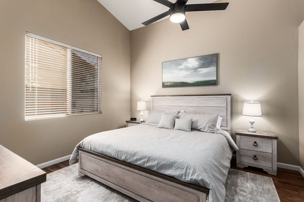Photo of Bedroom in Foothills Club West