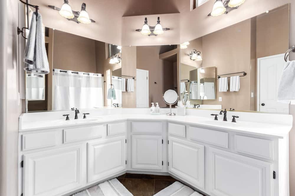 Photo of Bathroom in Foothills Club West