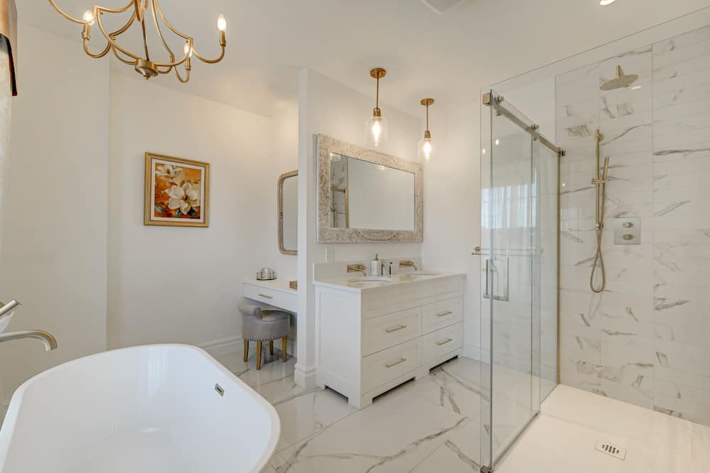 Photo of Bathroom in Boucherville
