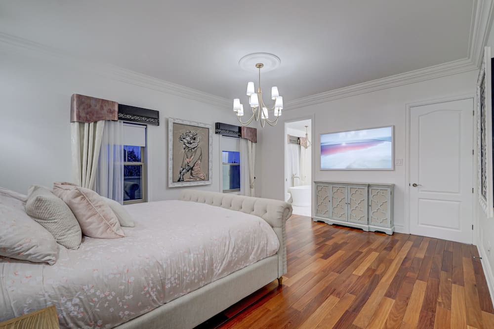 Photo of Bedroom in Boucherville