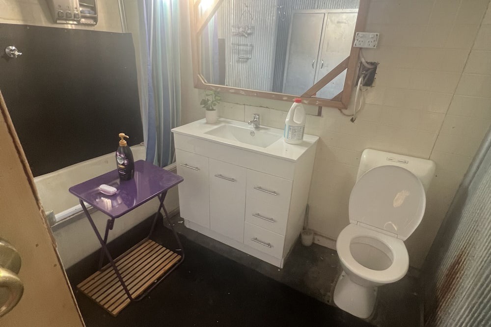 Photo of Bathroom in Limonite