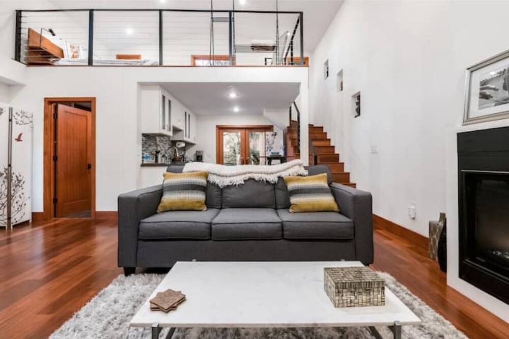 Photo of Livingroom in Mount Carmel