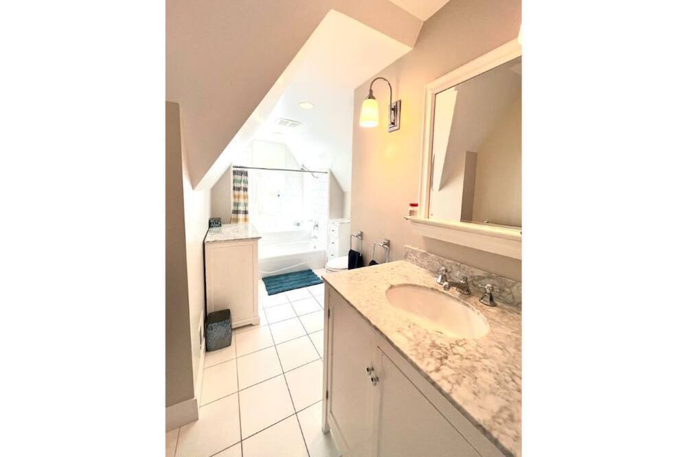 Photo of Bathroom in Mount Carmel