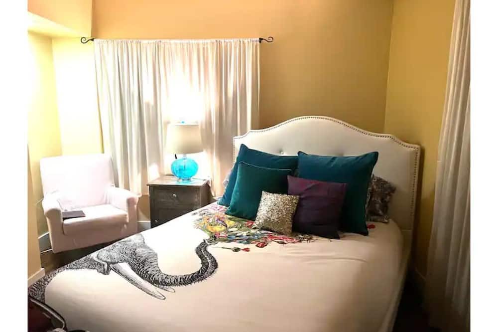 Photo of Bedroom in Mount Carmel